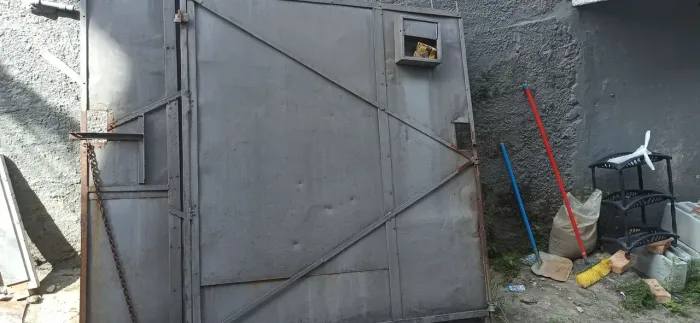 Portão de chapa usado