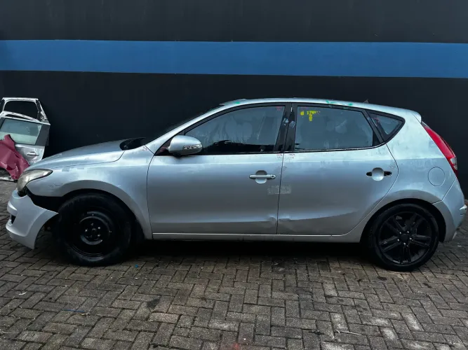 i30 2.0 Hyundai 2012 para retirada de peças sucata 
