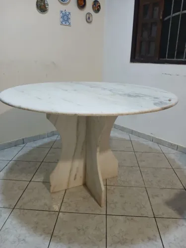 Mesa de mármore redonda branca original 