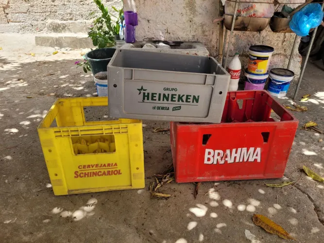 Vendo caixas de cerveja e de refrigerante diversos tamanhos