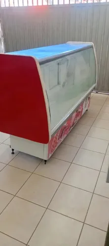 Freezer Expositor de carne açougue gelando 2metros