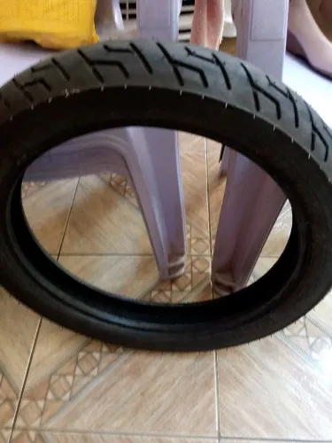 Pneu traseiro moto 100/90/18