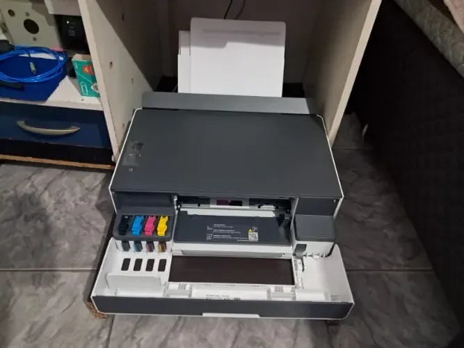 impressora hp com tanue  de tinta 48. * 