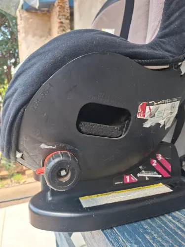 Cadeirinha infantil para automovel 