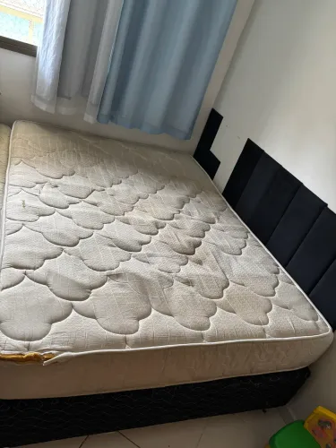Cama casal com base 