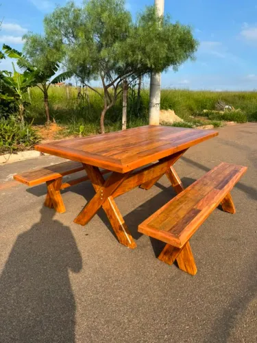 Mesa de peroba rosa 