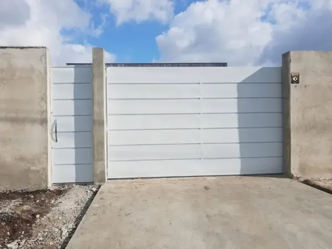 PORTÃO GRADE E PORTAS
