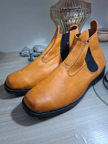 Bota em couro