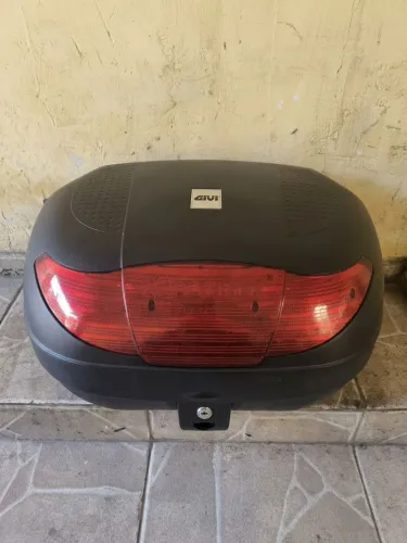 Baú 2 capacetes para moto cabe até um boi dentro