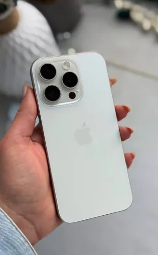 iPhone 15 pro Branco 256 GB 6 meses de garantia