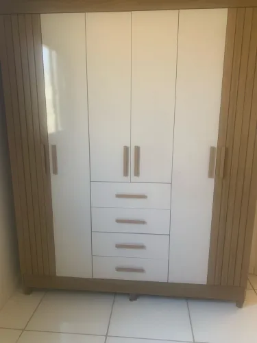 Vendo Guarda Roupa