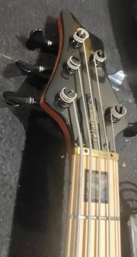 Baixo DeOliveira Rainbow Classic 5 cordas 