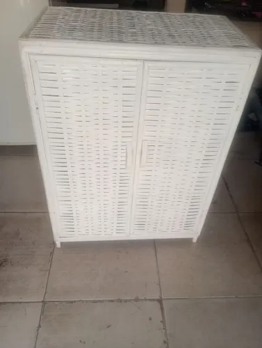 Armário pequeno bom estado
