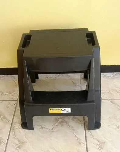 Banqueta Preta Multiuso 