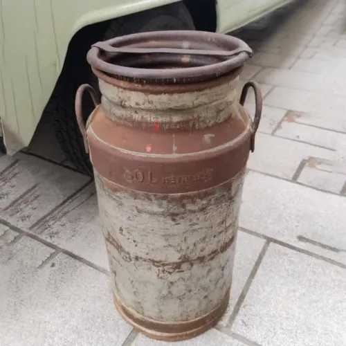 ANTIGA LEITEIRA DE FERRO - MARCA METALOSA 30 LITROS