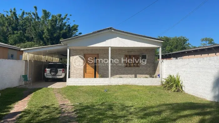 Casa à Venda em Pedras Brancas, Guaíba