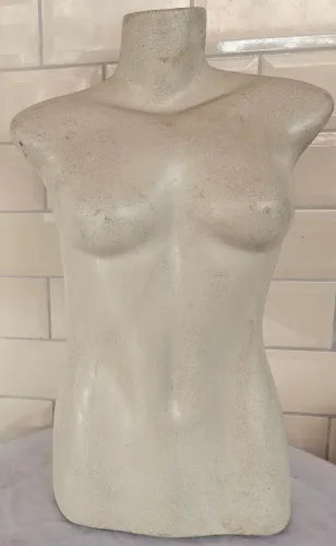 Manequim (busto feminino)