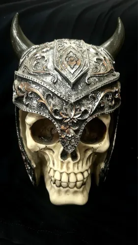 Cofrinho Caveira Viking Imponente - Decorativo + Funcional (Peça Diferenciada)