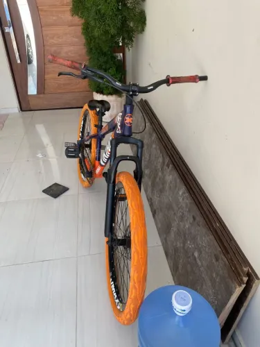 Bicicleta Vikingx tem guidão voador cubo normal freio mt200 não tem macha e estar nova