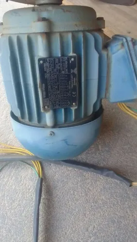 Motor de indução Trifásico, 1cv 220/380/440. 1140Rpm