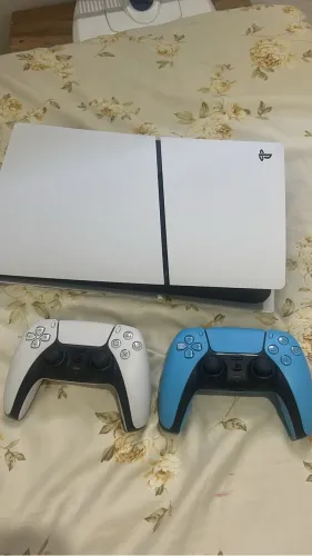 PlayStation 5 slim 825gb