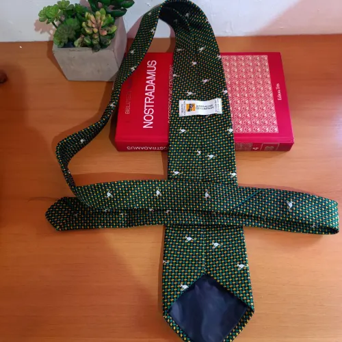 Gravata Clássica Verde com Cangurus da Australian Tie Company 