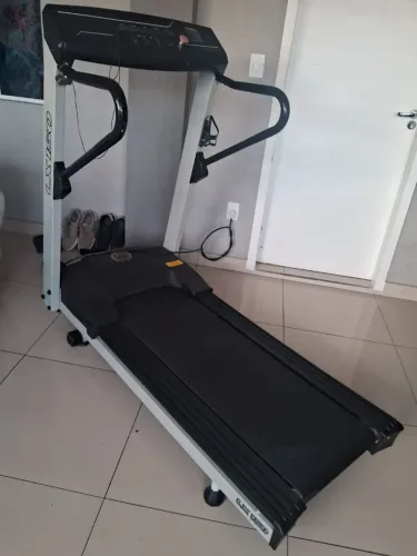 Esteira profissional movement lx 150