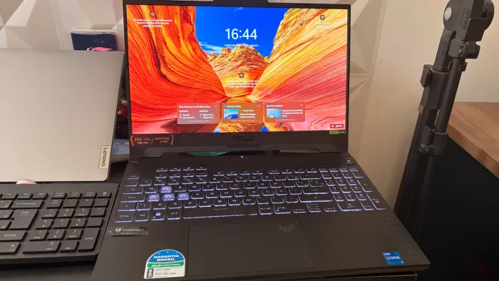 Notebook ASUS TUF Gaming F15 i7 RTX 4050 32GB de RAM