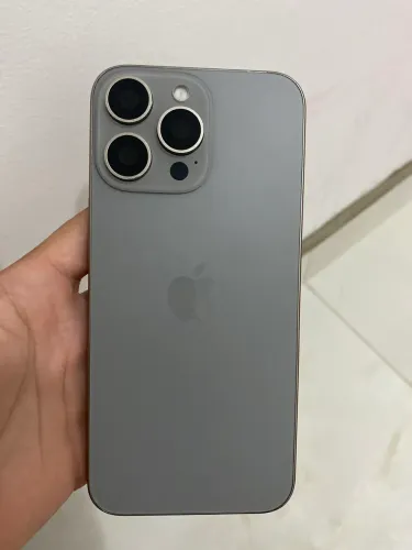 Vendo iPhone 16 pro max , ótimo estado conservado, observação TROCA TELA !