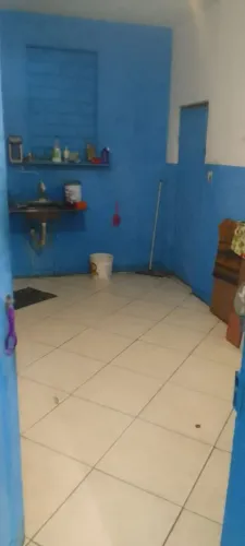 Aluga-se espaço ( sala) , Fundo predio   pra comercio . $ 1000 Pernanbues