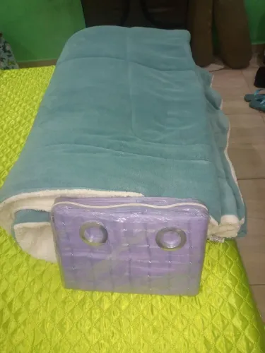 Vendo este Hedredom, e uma Cortina de 3 metros.