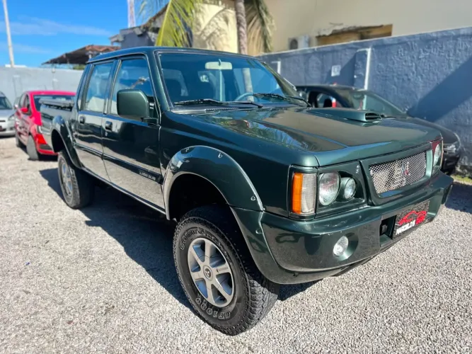 Mitsubishi L200 GLS 2.5 4X4 CD Diesel 2002
