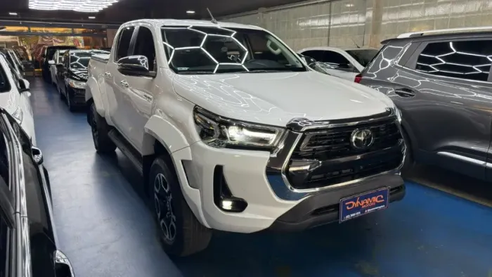 Toyota Hilux CD SRX 4X4 2.8 TDI 16V Diesel Aut. 2024