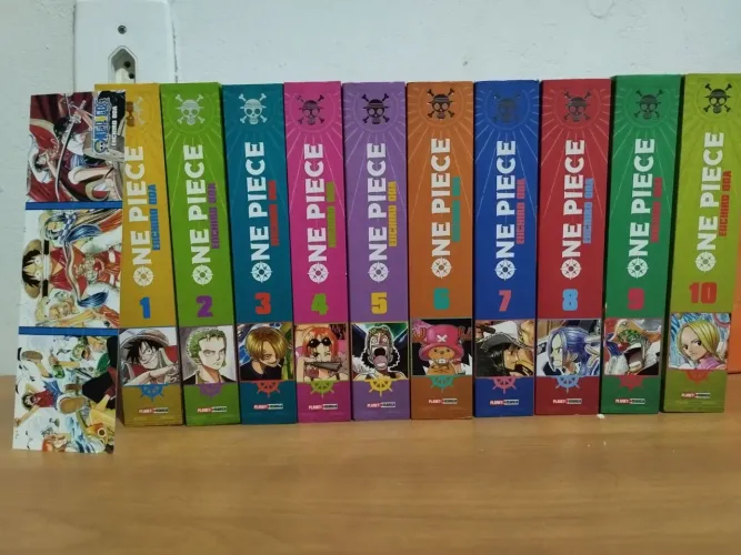 Vendo manga One Piece edição 3 em 1. Volume 1 ao 10