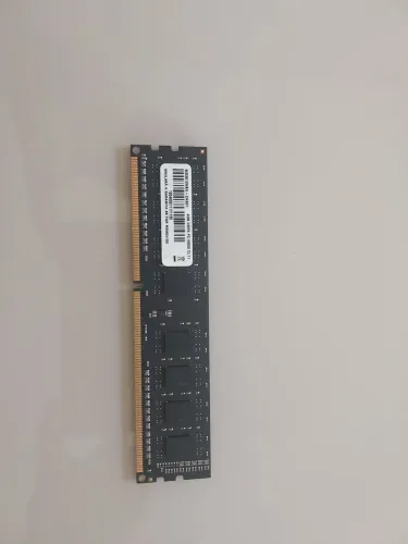 Memória RAM 4GB DDR3.