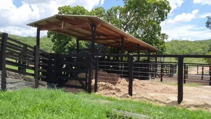 Fazenda a venda, as margens da rodovia em Crixas - Goiás!
