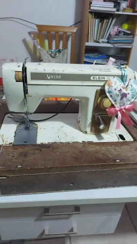 Maquina de costura doméstica Elgin special zigzag