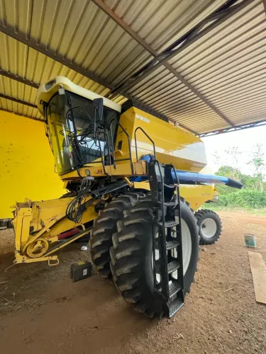 Colheitadeira New Holland