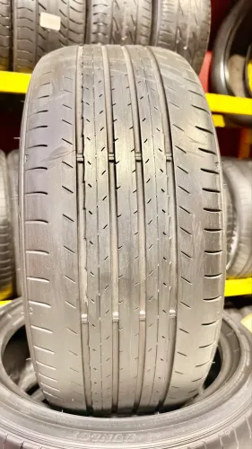 Pneus 225/45/17. R$200,00 cada. 