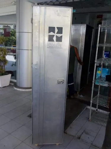 Carrinho para  pães de alumínio  inox   da marca Cimap.