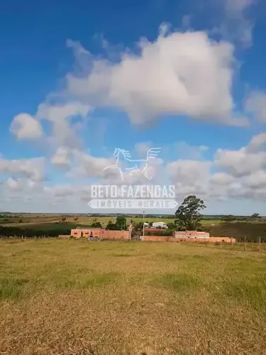 Imóvel para venda tem 7862 metros quadrados em Zona Rural - Carapebus - RJ