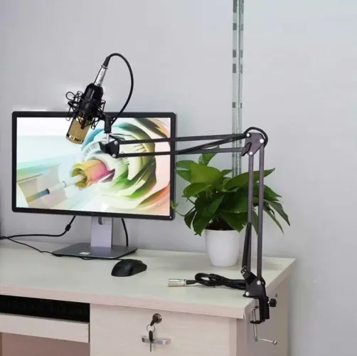 Microfone de mesa com braço articulado
