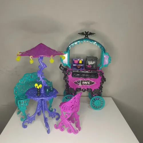 Monster High: Scaris Cafe Playset COMPLETO 