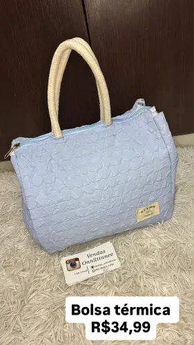 Bolsa térmica bem espaçosa 