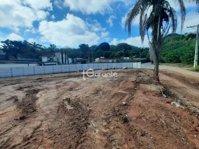 Terreno à venda em Atibaia, no bairro Cidade Satélite, com 700m²