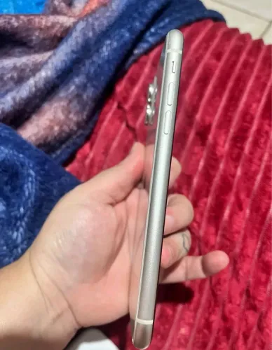 Troco um iPhone 11
