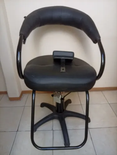Cadeira de cabeleireiro hidráulica nova 
