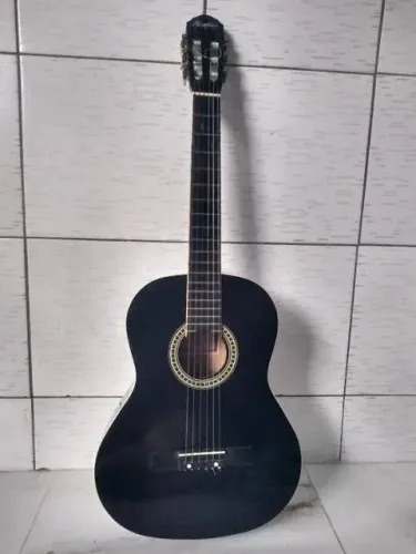 Violão preto