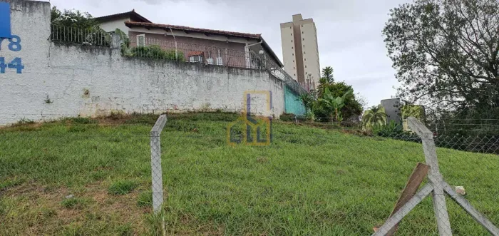 Terreno com área de 1.109m² localizado no bairro de Monte Castelo, em São José dos Campos.