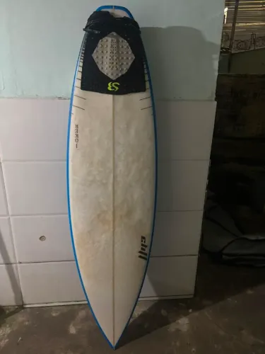 Prancha de surf Cliff semi-nova